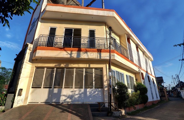 OYO Life 92707 D-akomiba Residence