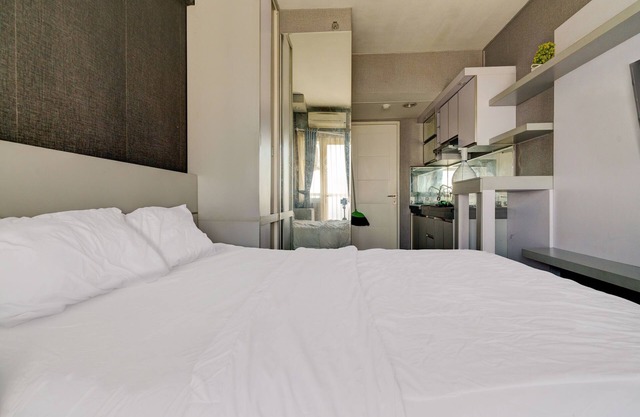 OYO Life 92889 Apartement Grand Sentraland Karawang By A.t Room