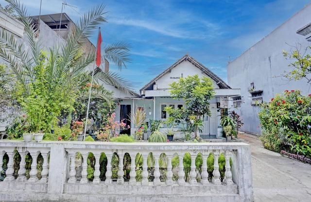 OYO Life 92921 Omaya Kost Syariah