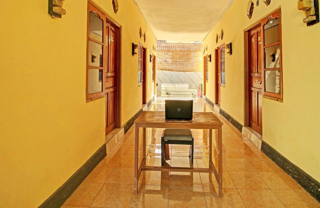 OYO Life 92954 Shanti Kost