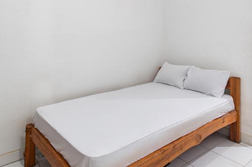 OYO Life 93504 Kost Krisna