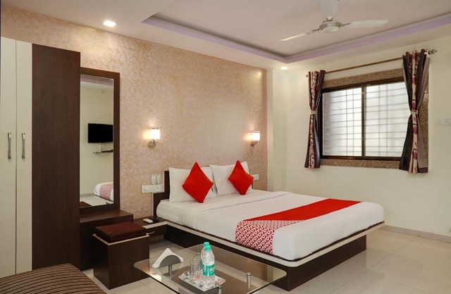 OYO Orient Bay Inn