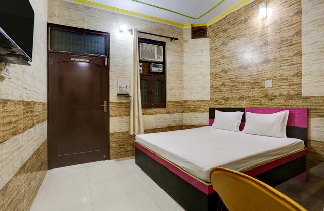 OYO Royal Wings Hotel