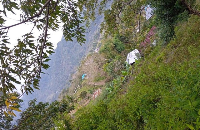 OYO ecocheap LODGE & FLORES TOUR AGENCY