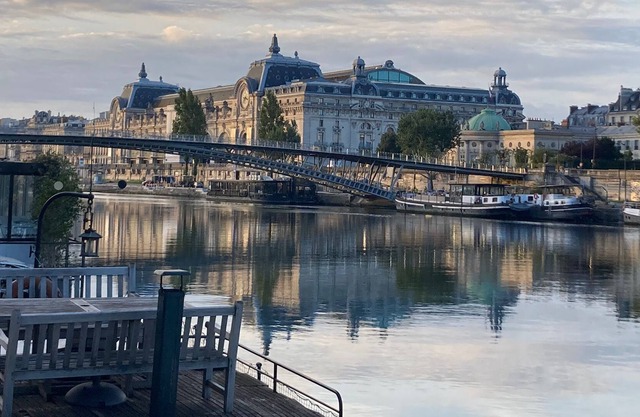 Péniche Confortable Dans Environnement Préservé