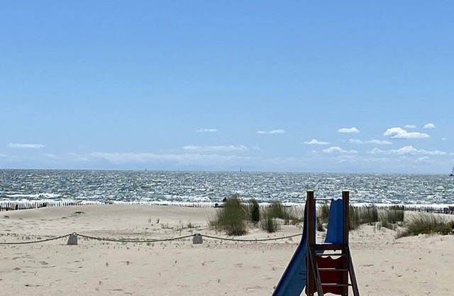 Pépite au Boucanet, sleeps 4, Garden, Pool, Beach, Parking.
