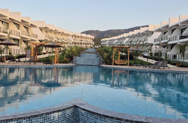 Pearl Island apartments with sea and mountain views