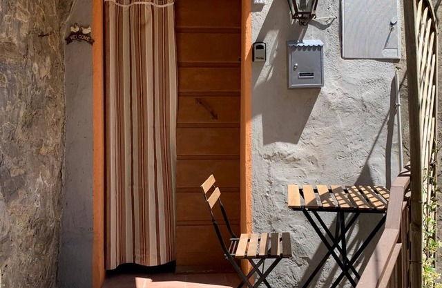 Pleasant detached house in very convenient location in medieval village