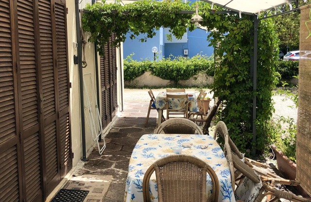 P054 - Porto Recanati, comfortable three-room apartment with outdoor patio