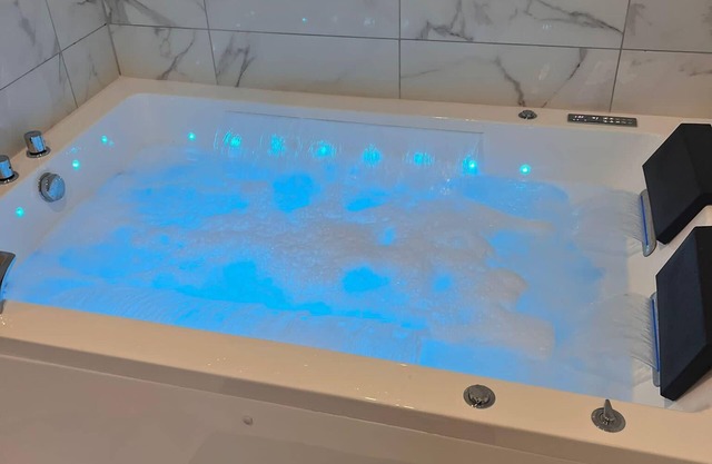 P21 jacuzzi Suite 5 Etoiles d'exception