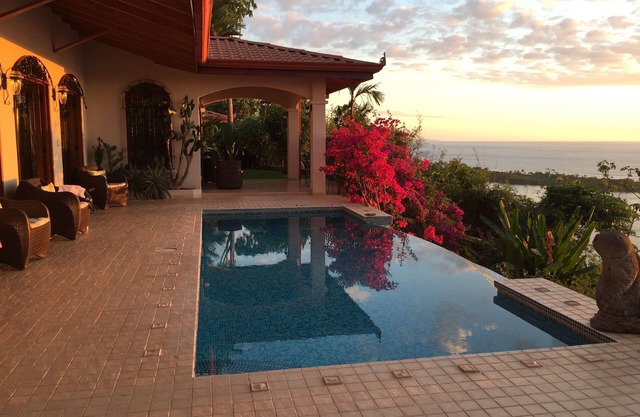 Pacific Coastal Villa de lujo. Vista frente al mar! Si Mar Ver!