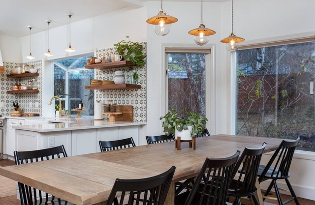 Pacific Natural Anchorage Hillside Home
