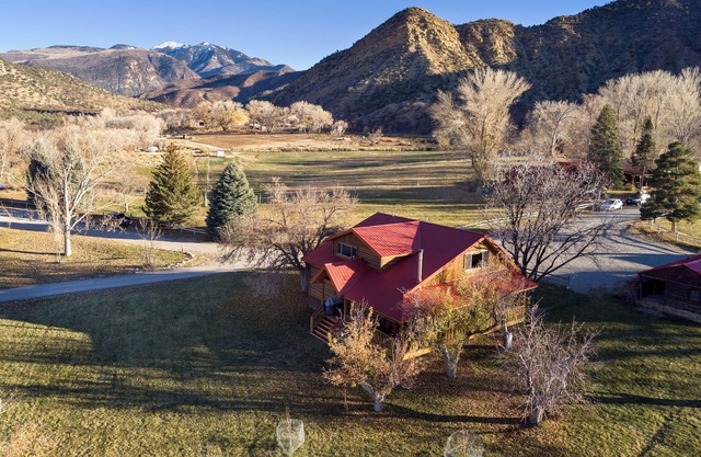 Paquete Creek ~ Orchard House: Cabina 3 dormitorios / 2 baños en Moab, para 8 personas
