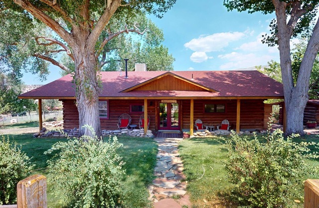 Road House At Pack Creek Ranch ~ Impresionante, cabaña actualizada con vistas a la montaña