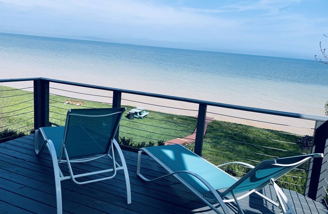 Waterfront 3 story Home en Shores Of Lake MI, a minutos de Door Cty y GreenBay