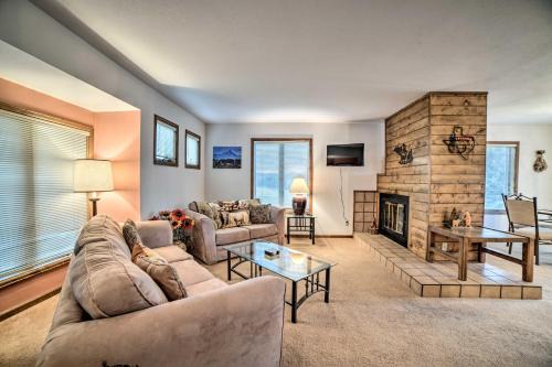 Pagosa Condo with Deck, 4 Mi to Hot Springs and Dtwn