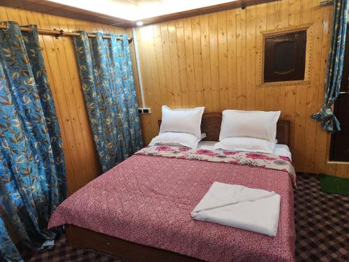 Pahalgam Gateways