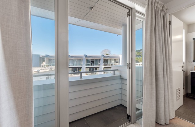 Paihia 2 Bedroom Apartment with Pool