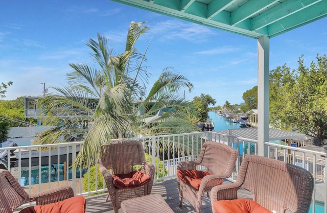 Pair of 3BR Townhouse w/ Full Kitchen, Balconies, Pool & Resort Amenities!