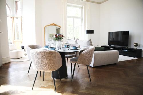 Palais Passy~Design Suite mit Ausblick im Zentrum