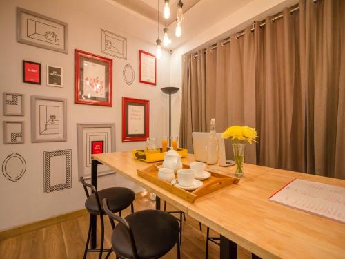 Palette - Hotel Saket Greens
