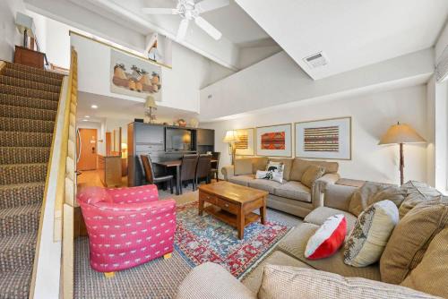 Palisades Tahoe Lodge Rentals Studio Loft #338