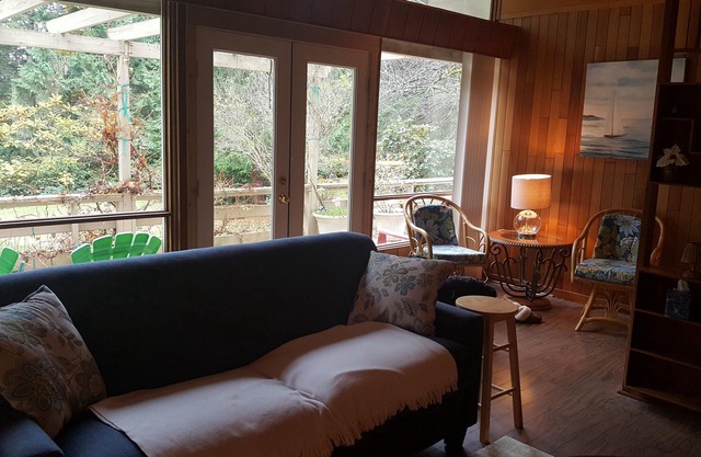 Palm Beach Hideaway, Powell River, Sunshine Coast