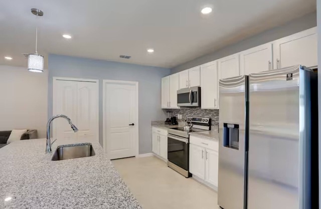 Palm Breeze Lux Stay - Port St. Lucie