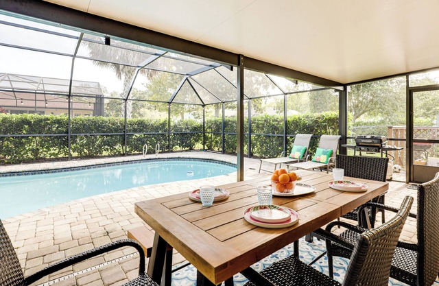 Palm Coast Escape w/Outdoor Oasis: 6 Mi to Shore!