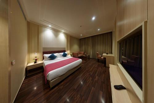 Palm Green Hotel & Resorts