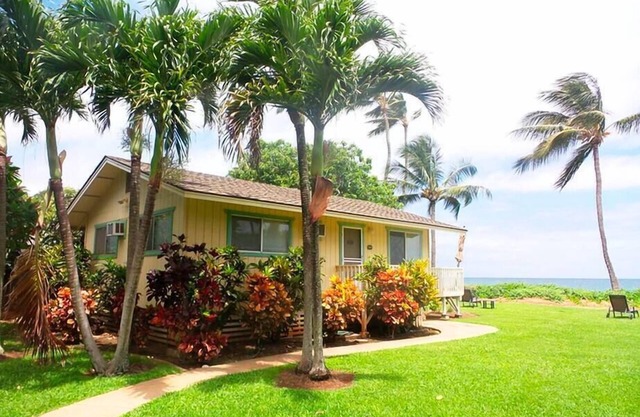Maui North Shore Oceanfront Cottage