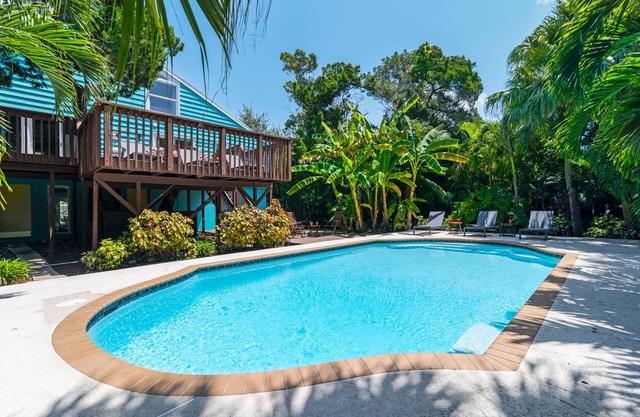 Palm Paradise - Pet Friendly Home on Siesta Key w/ Large Heated Private Pool & Outdoor Area!