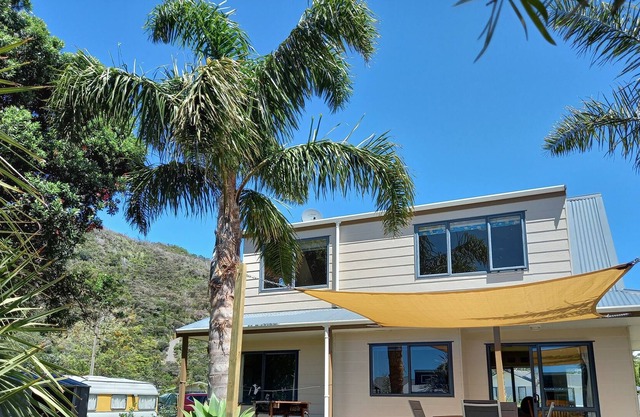 Palm Retreat - Matarangi Holiday Home