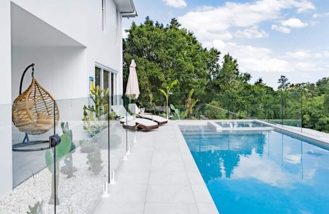Palm Springs Luxury Hilltop Resort-Style Villa