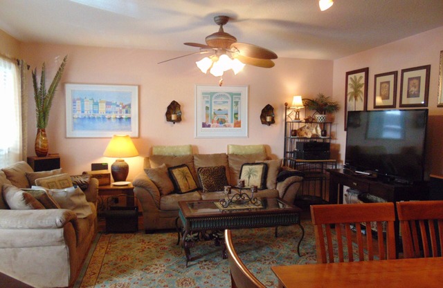 Recién actualizado Lakefront Condo! Duerme 8