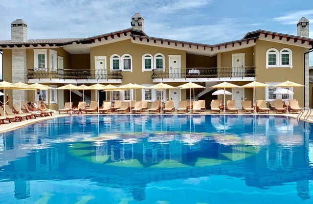 PalmaNova Resort