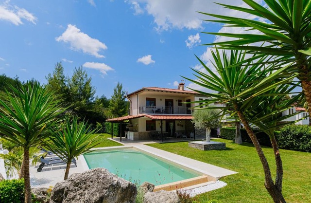 Palmera Pool Villa