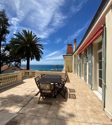 PALMERAIE - Magnifique appartement d'époque avec Vue Mer 4 personnes avec terrasse Le Port Nice