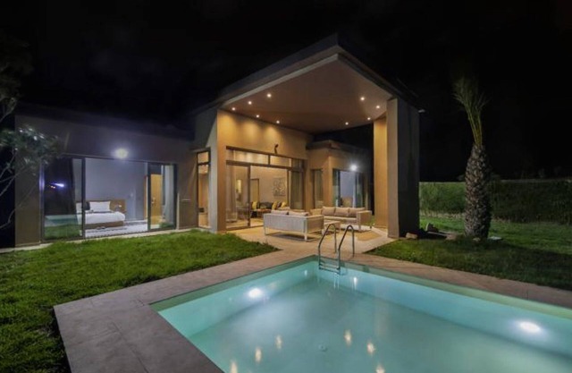 Palms Edge