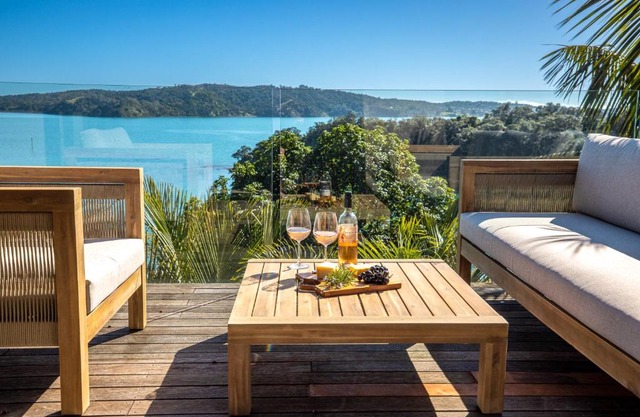 Palms on Kennedy Point - Stay Waiheke
