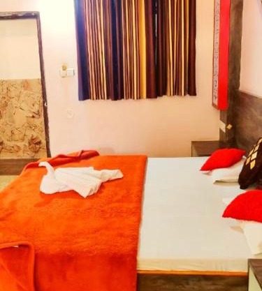 Panchmarhi Deluxe Stay