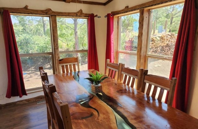 Pancho Villa Cabin: Mesmerizing Views Await Your Unforgettable Retreat