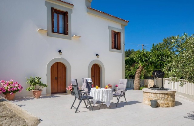 Panethimos House in nature
