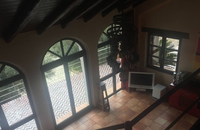 Villa de piedra natural Roxanie, piscina de 100 m², vista al mar en la playa de Anidri,