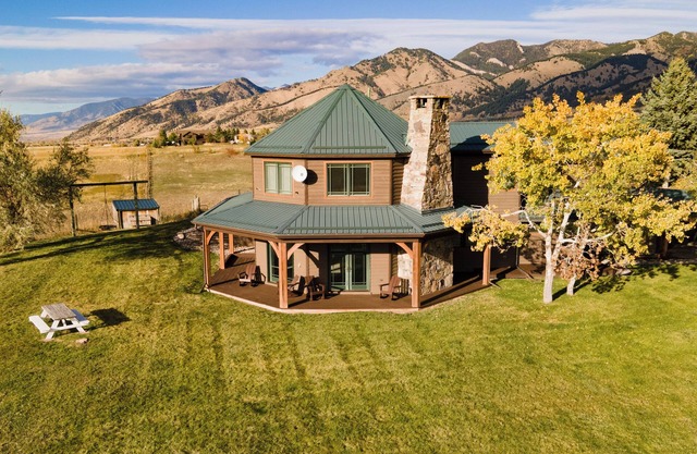 Panorama Mountain Escape w/ Amazing 360° Views