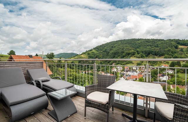 Panorama Naturzimmer 'Vogelnest' con madera de pino cembro, vistas panorámicas y aire acondicionado
