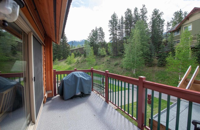 Panorama Vacation Retreat at Horsethief Lodge