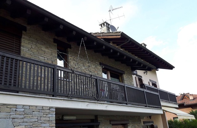 apartamento panorámico en una casa de campo con zona verde