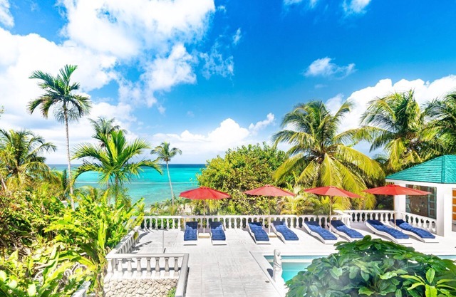Panoramic Cottage at Love Beach - Pool