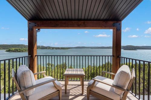 Panoramic Lake View, Billiards, Golden Tee Arcade, Private Hottub, Free Daily Tickets!